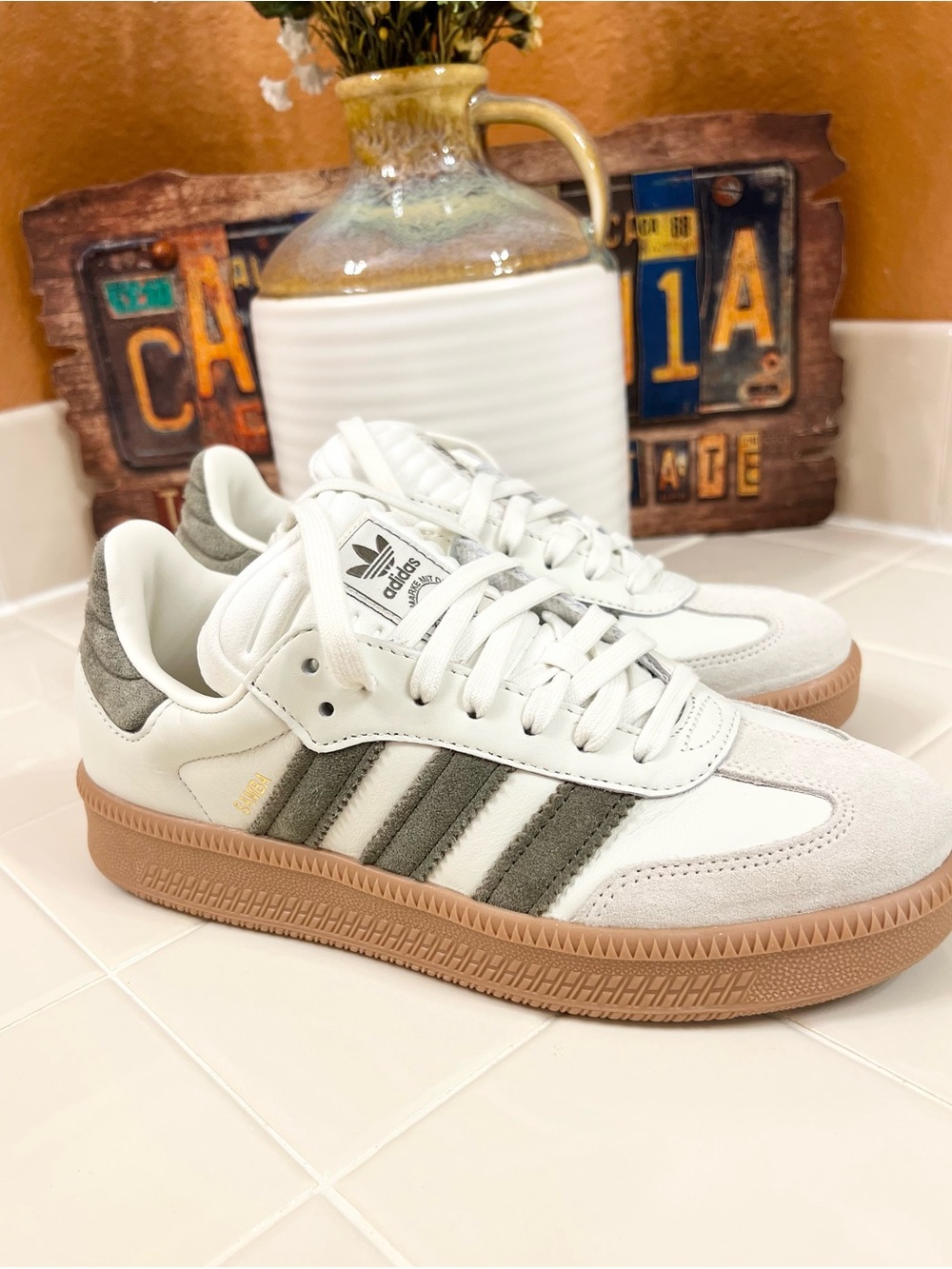 SAMBA XLG with ARMY GREEN STRIPES, WORN ONCE, Men’s Size 7.5-Women’s 8.5 - Picture 4 of 10